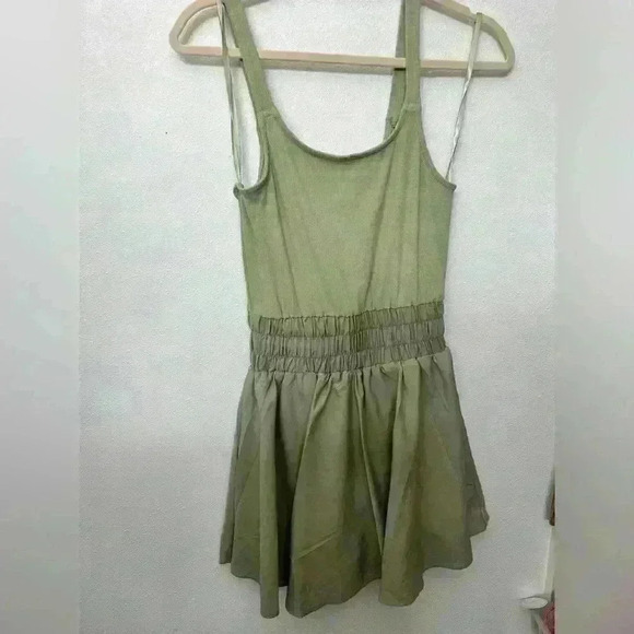 Cute Sporty Rompers available in two colors - Picture 1 of 3